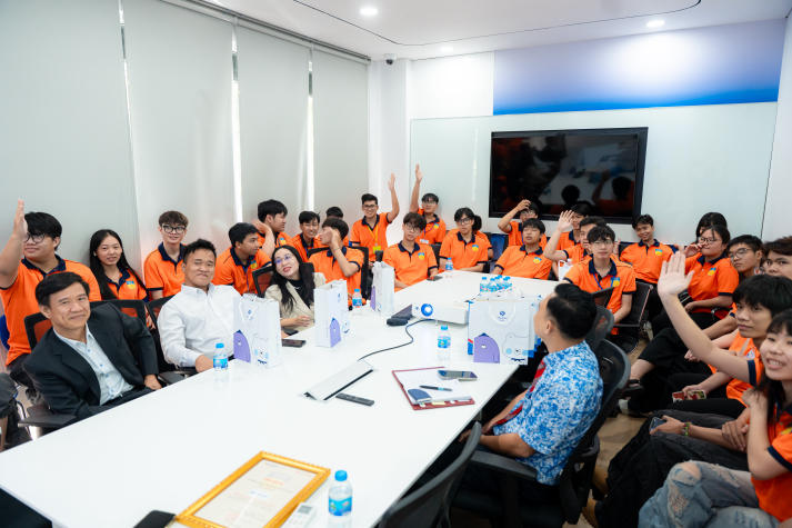 13Win 21 link không chặn Khoa Luật định hình tương lai 13win 20 giaitri tructuyen qua chuyến tham quan Shinhan Bank 43