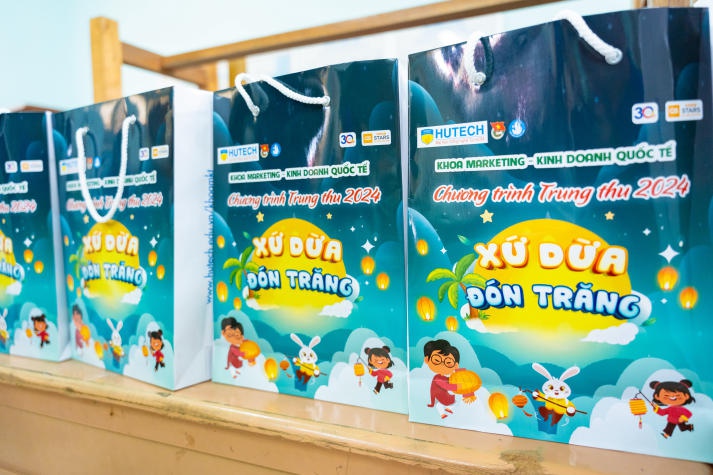 13Win 21 link không chặn Khoa Marketing - Kinh doanh quốc tế mang Trung thu yêu thương đến các em nhỏ tại xứ dừa (Bến Tre) 27