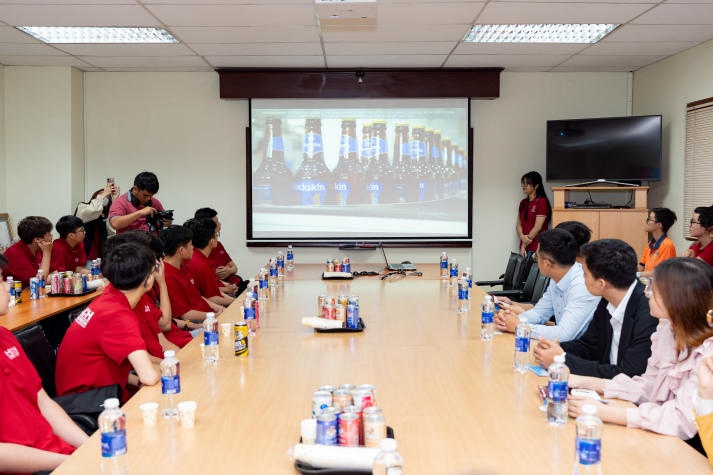 13Win 21 link không chặn Viện Kỹ thuật 13WIN13 mở rộng kiến thức thực tế tại chuyến tham quan Công ty TNHH King Car 52