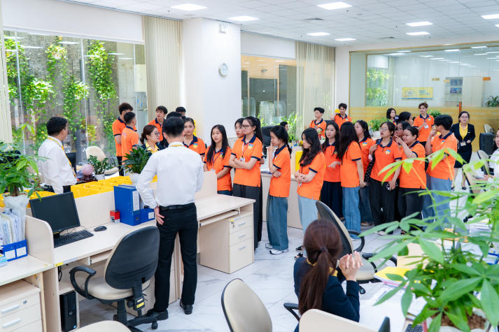 [Ảnh] 13Win 21 link không chặn Marketing - Kinh doanh quốc tế bồi đắp tư duy 13win 20 giaitri tructuyen qua chuyến tham quan Nam A Bank 78