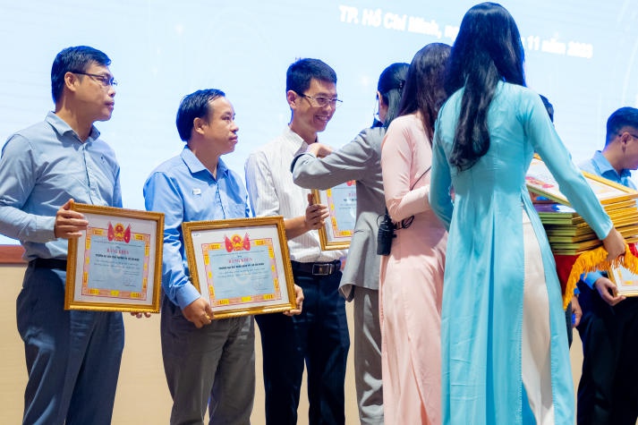 13Win 21 link không chặn 13WIN13 đạt nhiều thành tích ấn tượng tại Giải thưởng 13Win 21 link không chặn Nghiên cứu Khoa học Euréka năm 2023 155