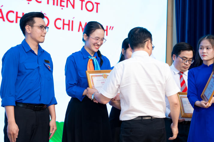 13WIN13 vinh danh 269 Thanh niên tiên tiến, lan tỏa tinh thần 13Win 21 kênh chính thức và làm theo gương Bác năm 2026 53