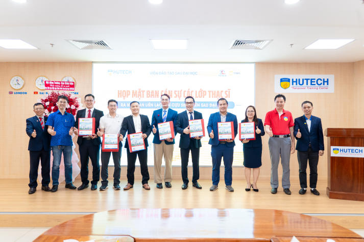 Xây dựng cộng đồng Trang Chủ Sòng Bạc 13win.com Uy Tín Sau Đại học 13WIN13: Kết nối tri thức, lan tỏa giá trị nhân văn 71