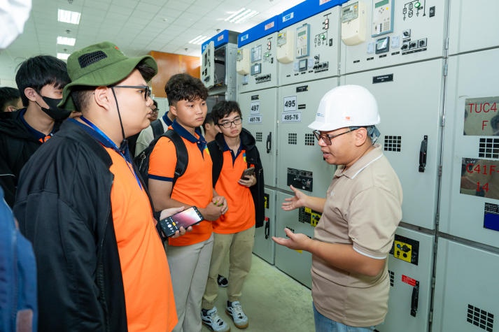 13Win 21 link không chặn ngành Robot và trí tuệ nhân tạo 13WIN13 khám phá "cánh đồng" pin năng lượng lớn thứ hai tại Việt Nam 114