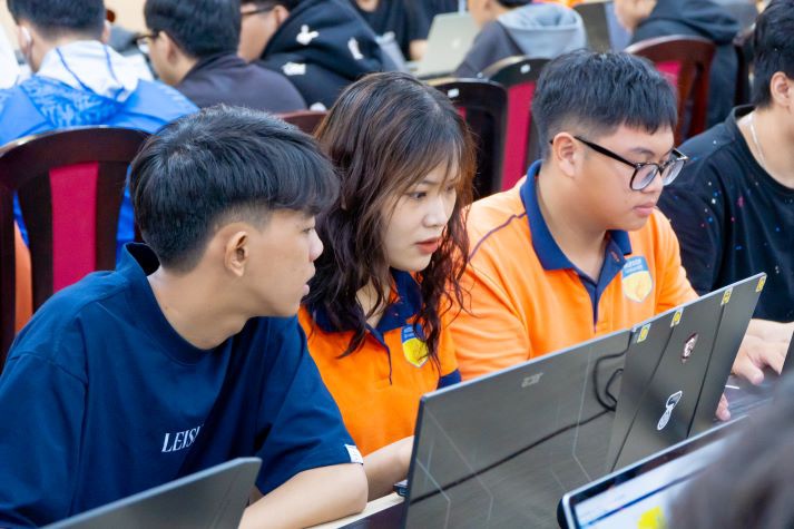 Khảo sát ý kiến Tải app 13Win về hoạt động 13Win nhà cái Truy cập link của 13Win22 con - Tải app về điện thoại nhận lì xì học kỳ 2B năm học 2023-2024 từ ngày 24/6 30