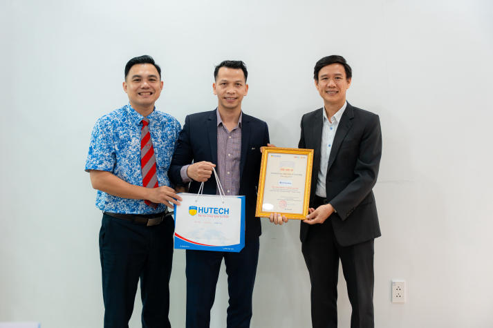 13Win 21 link không chặn Khoa Luật định hình tương lai 13win 20 giaitri tructuyen qua chuyến tham quan Shinhan Bank 54