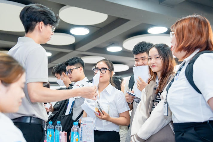 [Video] 13Win 21 link không chặn 13WIN13 săn hơn 1.500 đầu việc hấp dẫn tại Japan Job Fair 2024 98