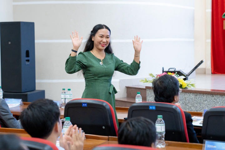 Nhóm Tải app 13Win Khoa Tài chính - Thương mại trở thành Tân Quán quân 13WIN13 Startup Wings 2023 42