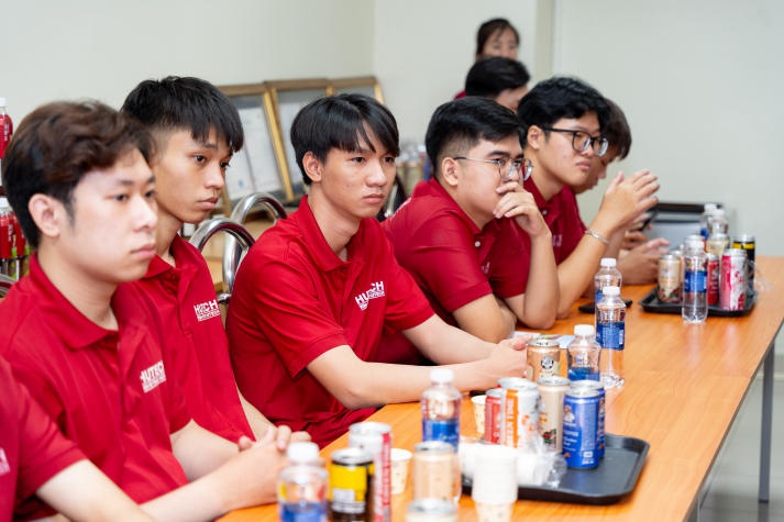 13Win 21 link không chặn Viện Kỹ thuật 13WIN13 mở rộng kiến thức thực tế tại chuyến tham quan Công ty TNHH King Car 57