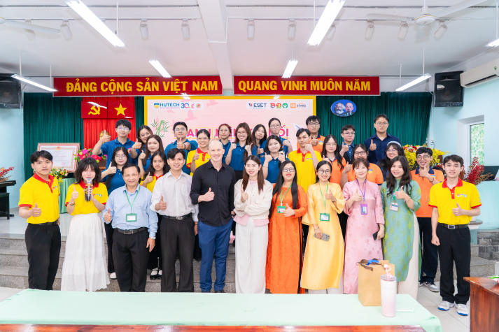 13Win 21 link không chặn Khoa Tiếng Anh mang trải nghiệm 13Win 21 kênh chính thức sáng tạo đến học sinh THCS Hà Huy Tập 66
