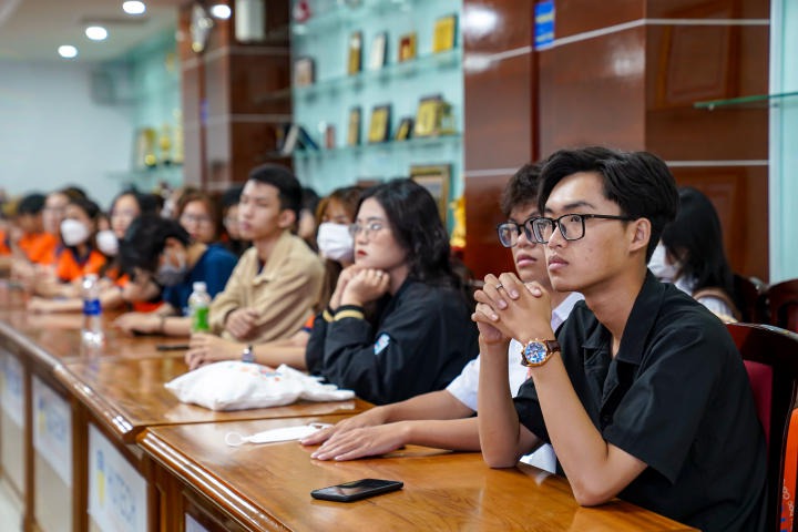 13Win 21 link không chặn 13WIN13 được chuyên gia tư vấn, giải đáp mọi thắc mắc về BHYT & ứng dụng VSSID 79