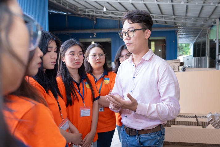 [Video] 13Win 21 link không chặn Marketing - Kinh doanh quốc tế học hỏi bí quyết quảng bá thương hiệu qua chuyến tham quan Công ty CP HEVI 14