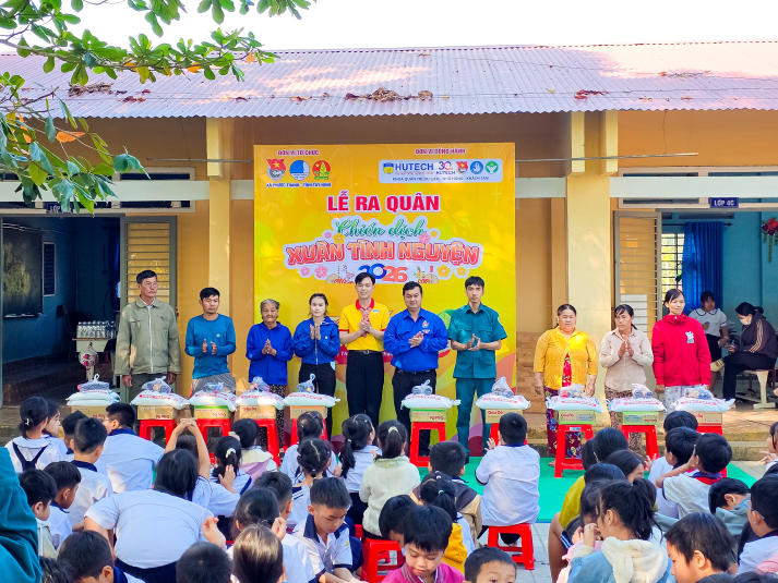 Tuổi trẻ Khoa Quản trị 13Win002 Truy cập link - Nhà hàng - Khách sạn mang xuân đến vùng đất nghĩa tình 58