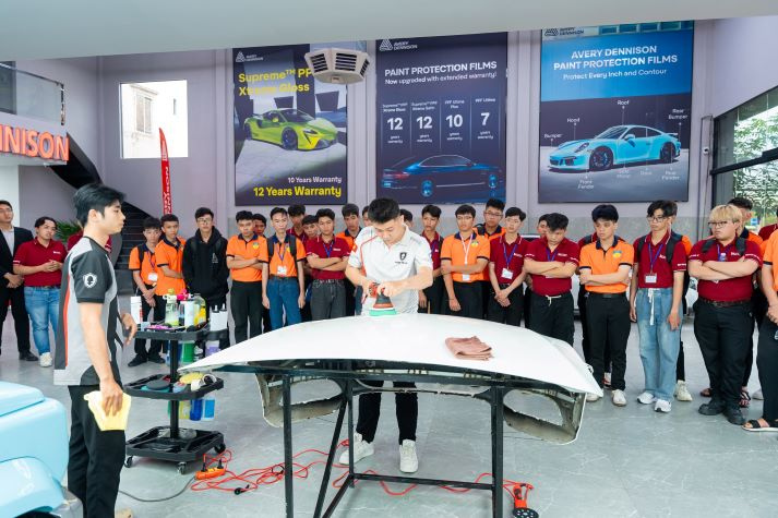 Chọn chương trình Cử nhân Chuẩn quốc tế 13WIN13, sẵn sàng vươn xa trong 13Win32 cá cược thể thao toàn cầu 99