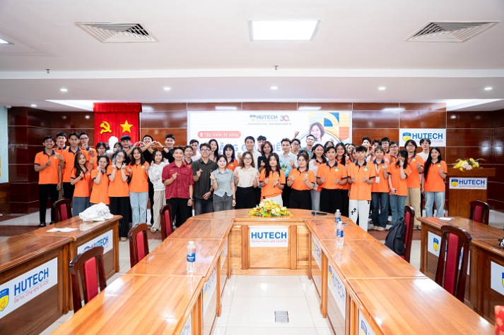 13Win 21 link không chặn Khoa Marketing - Kinh doanh quốc tế tự tin hơn qua hoạt động trải nghiệm 51