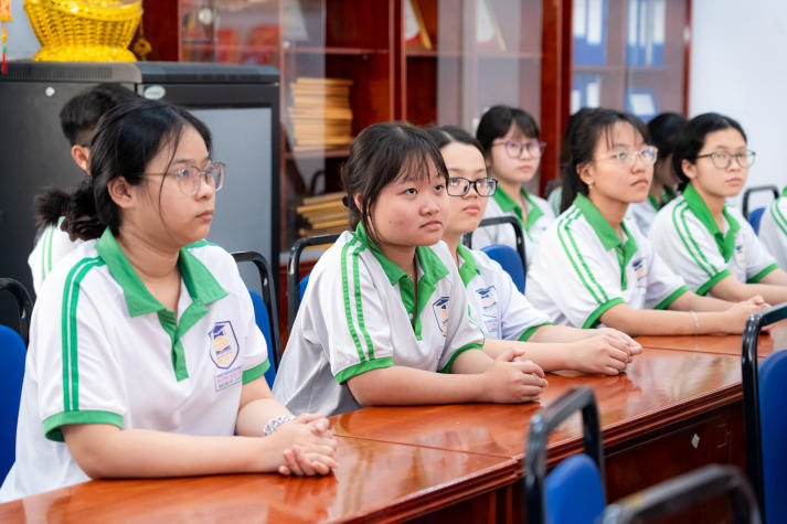 Viện Khoa học Ứng dụng 13WIN13 lan tỏa kiến thức an toàn thực phẩm tại Trường THPT Dương Văn Thì 27
