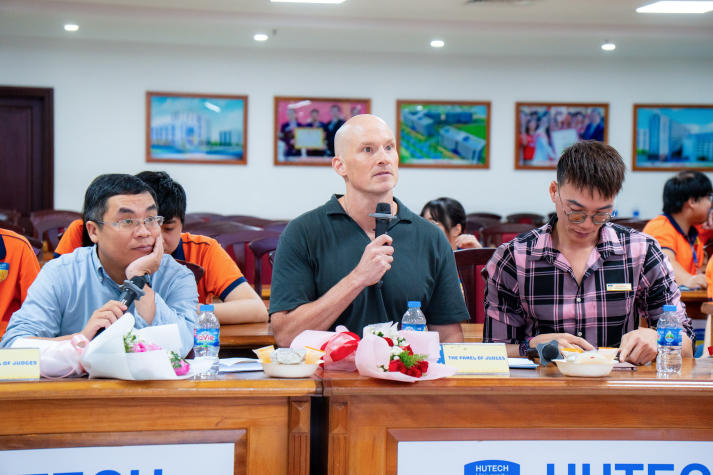 13WIN13 Spelling Bee 2025: “Đấu trường từ vựng” của những bản lĩnh trẻ 40