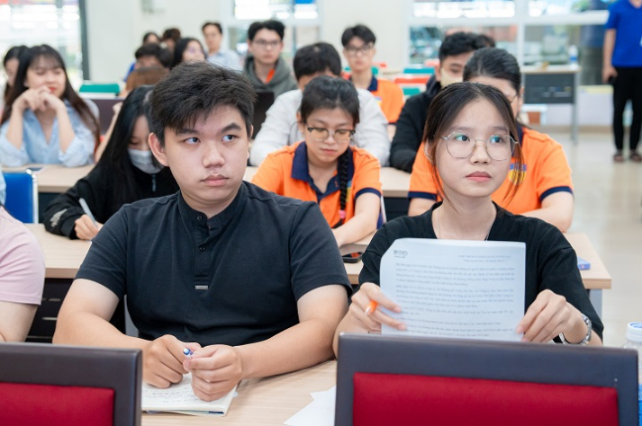 Rèn luyện kỹ năng viết bài tranh luận và biện hộ cho Tải app 13Win Khoa Luật 43