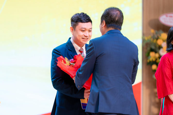 [Video] 13WIN13 long trọng công bố xếp hạng QS Ranking trong dịp Tri ân Nhà giáo 20/11 91