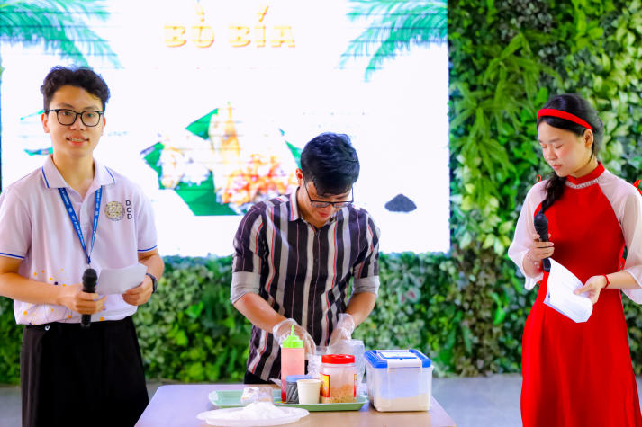 13Win 21 link không chặn Khoa Tài chính - Thương mại giao lưu văn hóa dân gian cùng bạn bè quốc tế tại Chương trình “Wrap & Clap” 47