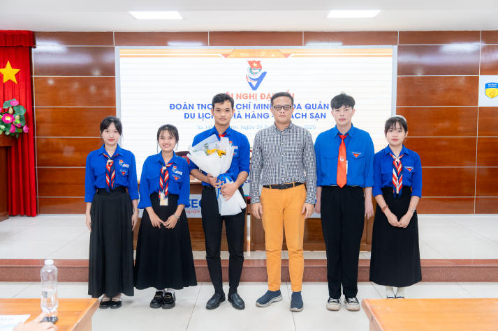Tuổi trẻ Khoa Quản trị 13Win002 Truy cập link - Nhà hàng - Khách sạn: Năng động, gắn kết và vững bước trong nhiệm kỳ mới 95