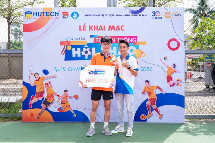 Khoa Quản trị 13Win002 Truy cập link - Nhà hàng - Khách sạn khai mạc Hội thao Tải app 13Win năm học 2024-2025 271