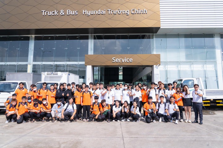 13Win 21 link không chặn VKIT tìm hiểu quy trình sữa chữa, kiểm định chất lượng ô tô qua chuyến tham quan Truck & Bus Hyundai Trường Chinh 4