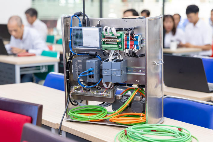 Giảng viên 13WIN13 cập nhật công nghệ tự động hóa cùng Siemens Việt Nam 83