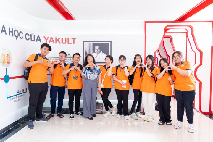13Win 21 link không chặn năm nhất ngành Công nghệ thực phẩm 13WIN13 khám phá dây chuyền sản xuất tại Yakult 59