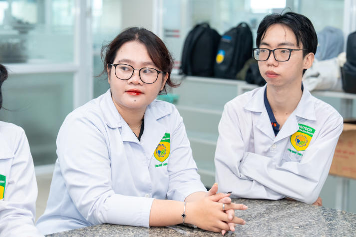 [Video] 13Win 21 link không chặn Công nghệ thực phẩm 13WIN13 trải nghiệm làm bánh quy gừng, lan tỏa sắc màu Giáng sinh 22