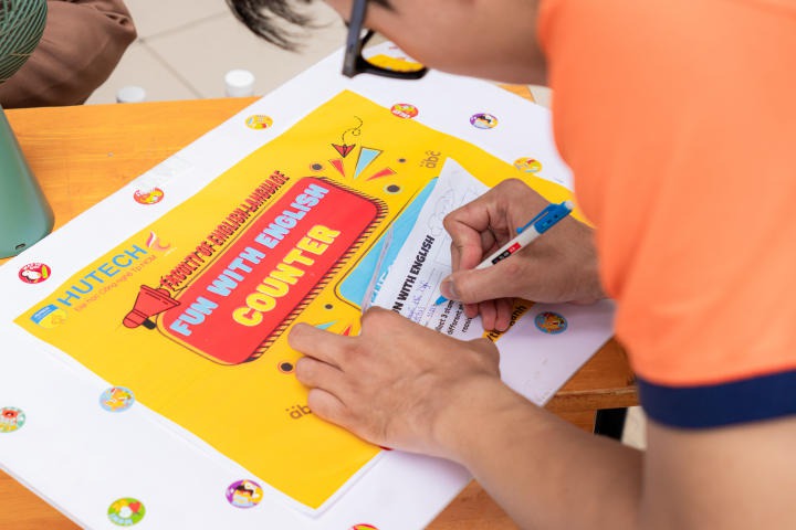 13Win 21 link không chặn Khoa Tiếng Anh vừa học vừa chơi qua hoạt động ngoại khóa "Fun with English" 58