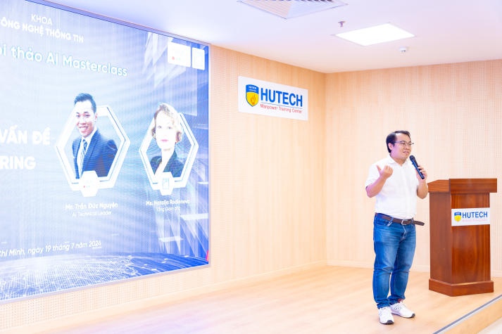 AI prompt engineering techniques with students of 13WIN13 Faculty of Information Technology 26
