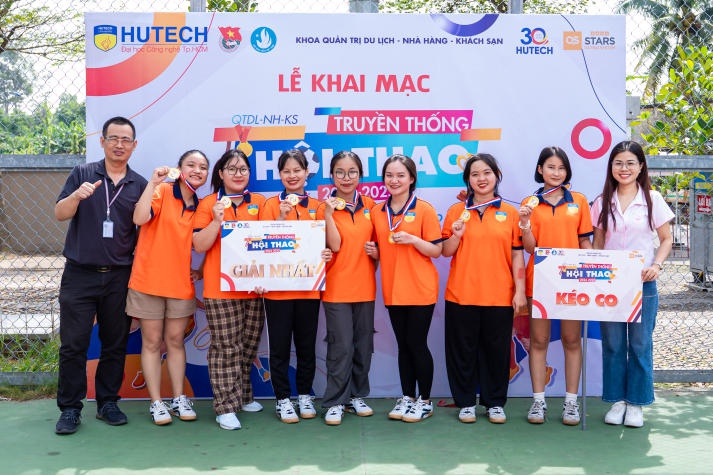 Khoa Quản trị 13Win002 Truy cập link - Nhà hàng - Khách sạn khai mạc Hội thao Tải app 13Win năm học 2024-2025 254