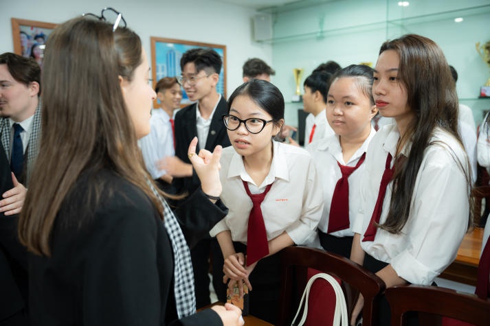 13Win 21 link không chặn Đại học CY Cergy Paris (Pháp) sôi nổi trải nghiệm văn hóa tại 13WIN13 102