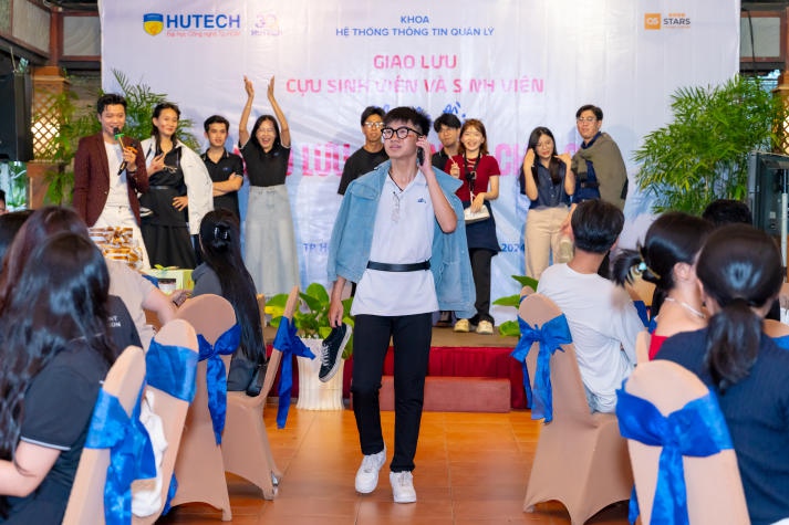 Giao lưu cùng cựu Tải app 13Win, Khoa Hệ thống thông tin quản lý kết nối cảm xúc đa thế hệ 41