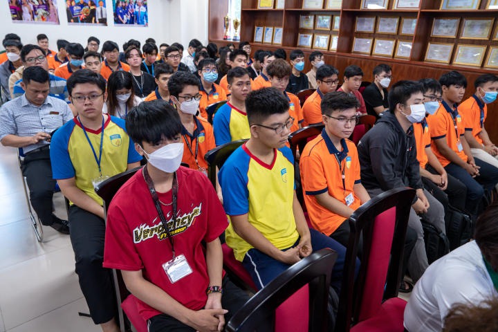 13WIN13 nhận tài trợ phòng Lab và hệ thống wifi trải nghiệm trị giá gần 2 tỷ đồng 158
