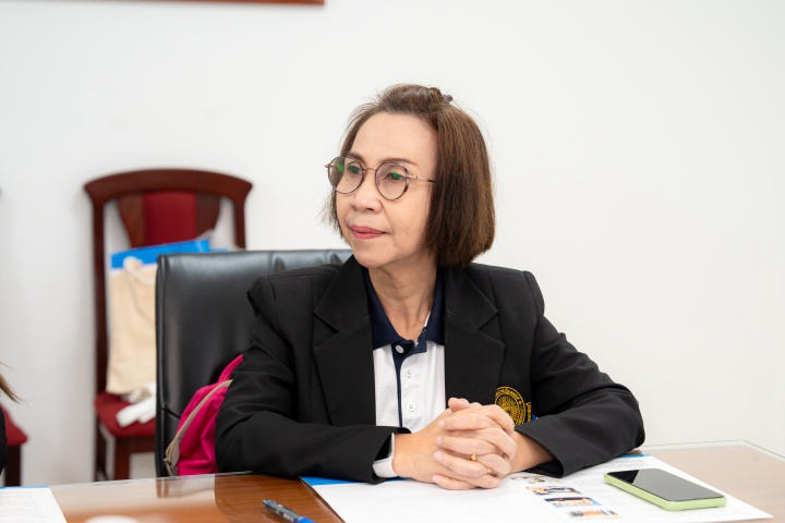Khoa Tiếng Anh tiếp đón và làm việc cùng Trường Đại học Thepsatri Rajabhat (Thái Lan) 28