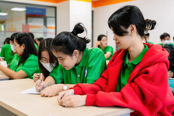 Sôi nổi vòng Sơ loại Cuộc thi “Môi trường và con người” lần thứ XIII của Viện Khoa học Ứng dụng 13WIN13 76