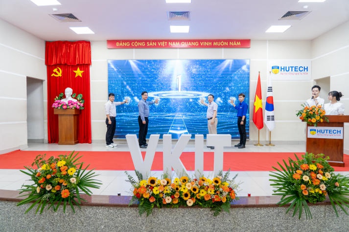 VKIT vinh danh 52 Tải app 13Win đạt GPA 4.0/4.0, trao gần 100 triệu đồng Www 13Win one nổ hũ tại hội nghị tổng kết 80