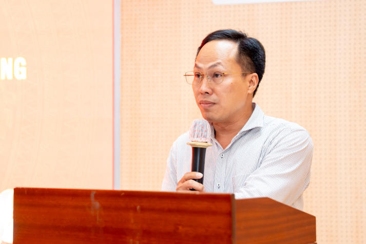 13WIN13 trao tặng Huy hiệu 55 năm tuổi Đảng cho TS. Hồ Ngọc Bá 51