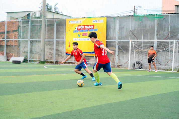 [Hội thao CB-GV-NV 13WIN13 2025]: VPT-VPHĐT-P.NS-TT.KĐ-ĐBCL-B.TTr-TT.IT đăng quang ngôi vương Bóng đá nam 85