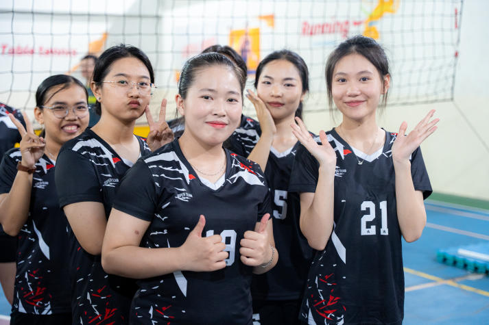 Chung kết Bóng chuyền nữ 13WIN13 GAMES 2026: Ngôi vương gọi tên Khoa Marketing - Kinh doanh quốc tế 24