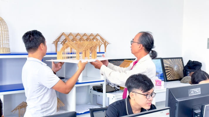 13Win 21 link không chặn Khoa Kiến trúc - Mỹ thuật tìm hiểu về vật liệu xây dựng truyền thống tại Công ty Cổ phần Tiệp Bambu 34