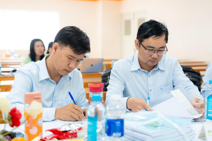 16 học viên cao học ngành Luật kinh tế đề xuất nhiều giải pháp pháp lý thực tiễn trong buổi bảo vệ luận văn/đề án 13Win13 link đăng nhập 62