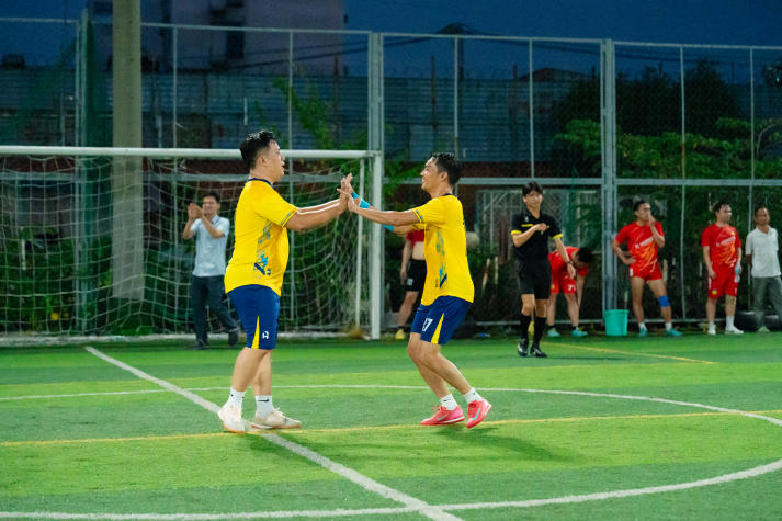 [Hội thao CB-GV-NV 13WIN13 2025]: Bóng đá nam ra quân, kịch tính ngay loạt trận mở màn 68