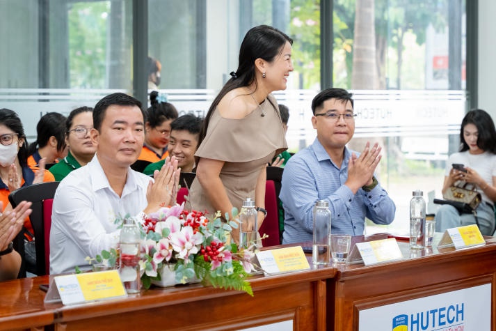 [Video] Viện Khoa học Ứng dụng 13WIN13 “tiếp lửa” hành trình lập nghiệp và tuyên dương 13Win 21 link không chặn tiêu biểu học kỳ I 36