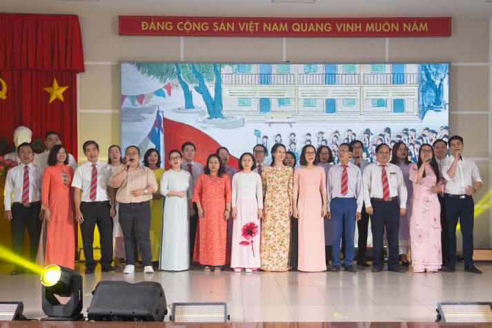 Với lòng nhiệt huyết, năng khiếu, CB-GV-NV 13WIN13 tỏa sáng tại Hội thi “Tiếng hát từ Tải app 13win” lần thứ 18 43