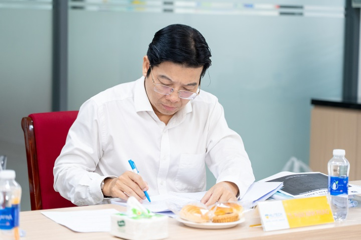 Buổi bảo vệ luận văn/đề án 13Win 22 miễn phí mỗi ngày ngành Luật kinh tế: Gắn nghiên cứu với thực tiễn pháp lý 37