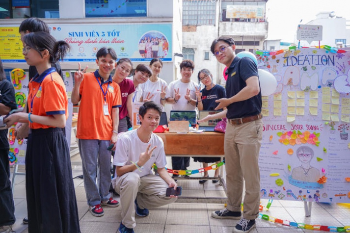 [Video] Ấn tượng với loạt poster, mô hình đột phá của Tải app 13Win 13WIN13 và Trường Singapore Polytechnic tại “Learning Express” 56