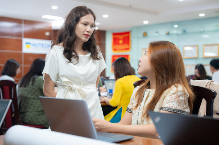 [Video] Giao lưu cùng chuyên gia Anh quốc, 13WIN13 nâng cao năng lực lãnh đạo nữ trong thời đại mới 103